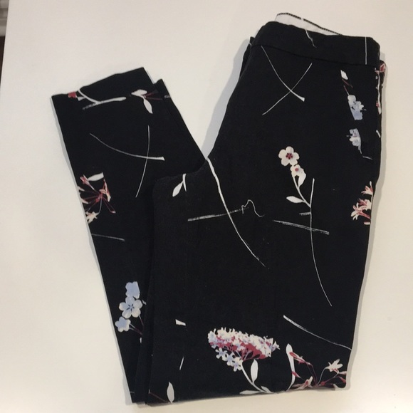 H&M Pants - 🌸 SALE H&M Flower Print Crop Pants Size 6